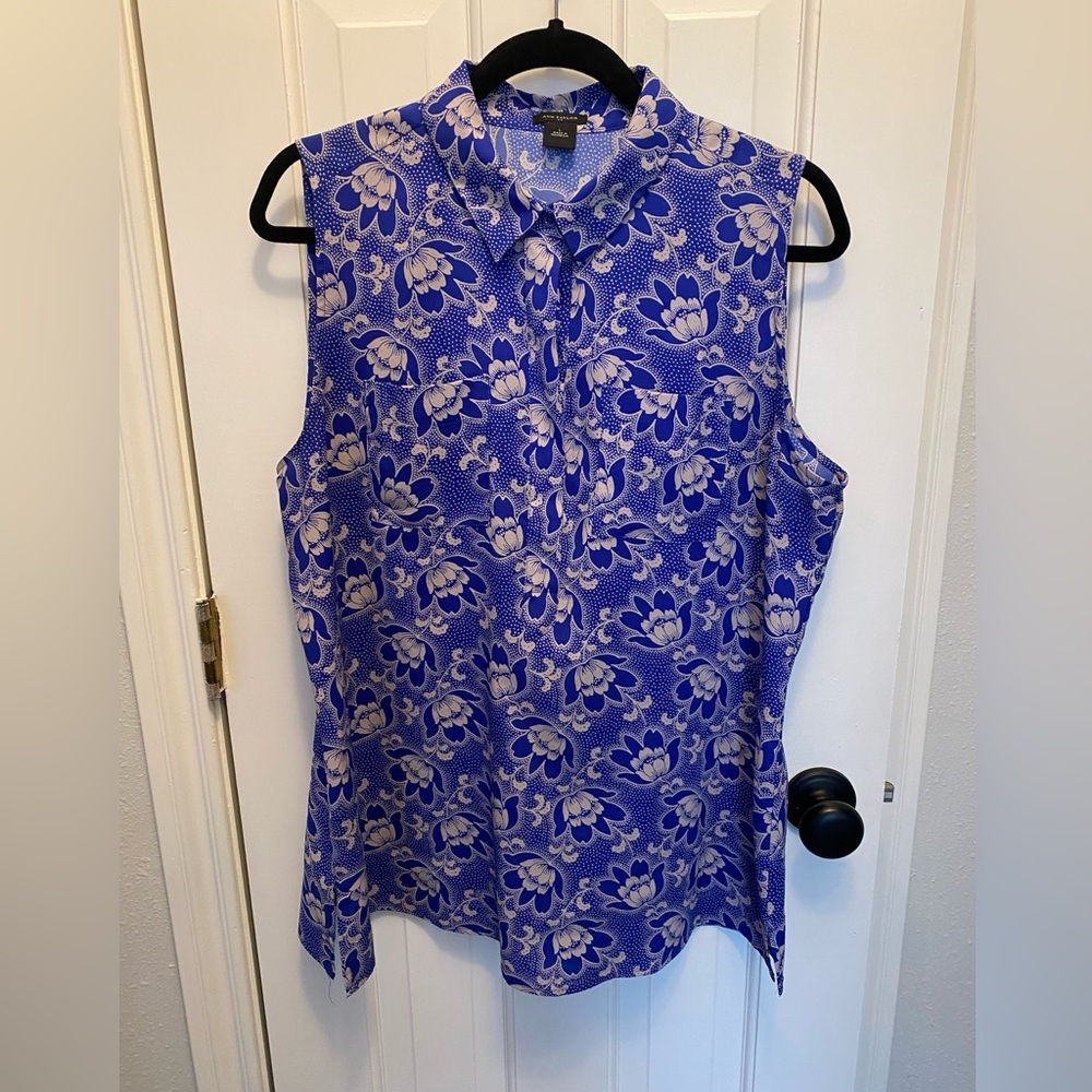 Ann Taylor blue floral sleeveless top